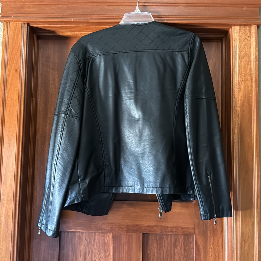 Gap Jacket Size Medium. - image 5